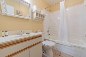 Standard Studio Suite, Multiple Beds, Non Smoking, Lake View