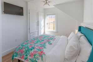 2 Schlafzimmer, Schreibtisch, Reisekinderbett, kostenloses WLAN
