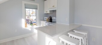 Bright & Stylish Coastal Retreat in Marblehead Historic Center w Parking!