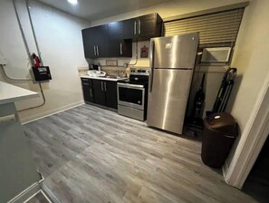 Private kitchen - Tropical Oasis in West Park (West Park)