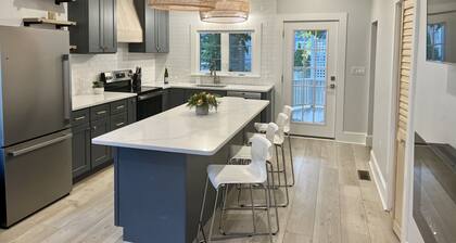 Coastal Home in Prime location! Sleeps 14!