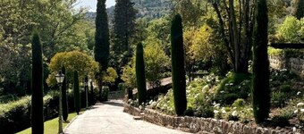 Idyllic 5-bedroom property on the French Riviera.