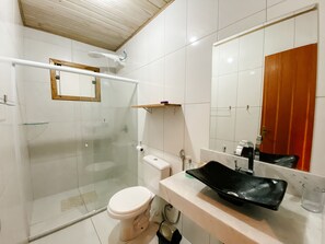 Shower, toilet paper - Mountain house with a view of the waterfall, in the Caravaggio Circuit! Santa Teresa-ES. (Santa Teresa)