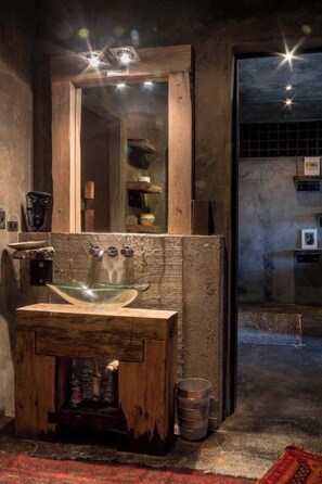 Shower - Sanchez House, in Mountains of Ocoa1 (San Jose de ocoa)