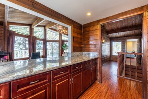 Interior - Wandering Pines - Game Room - Fire Pit - Lounge - Views (Running Springs)