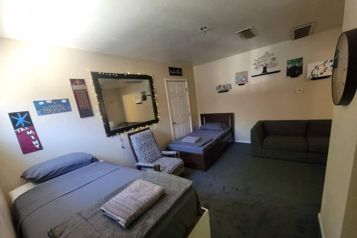 Economy Shared Dormitory | Free WiFi