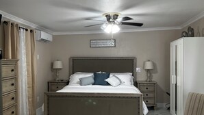 1 habitación, escritorio, tabla de planchar con plancha y wifi gratis
