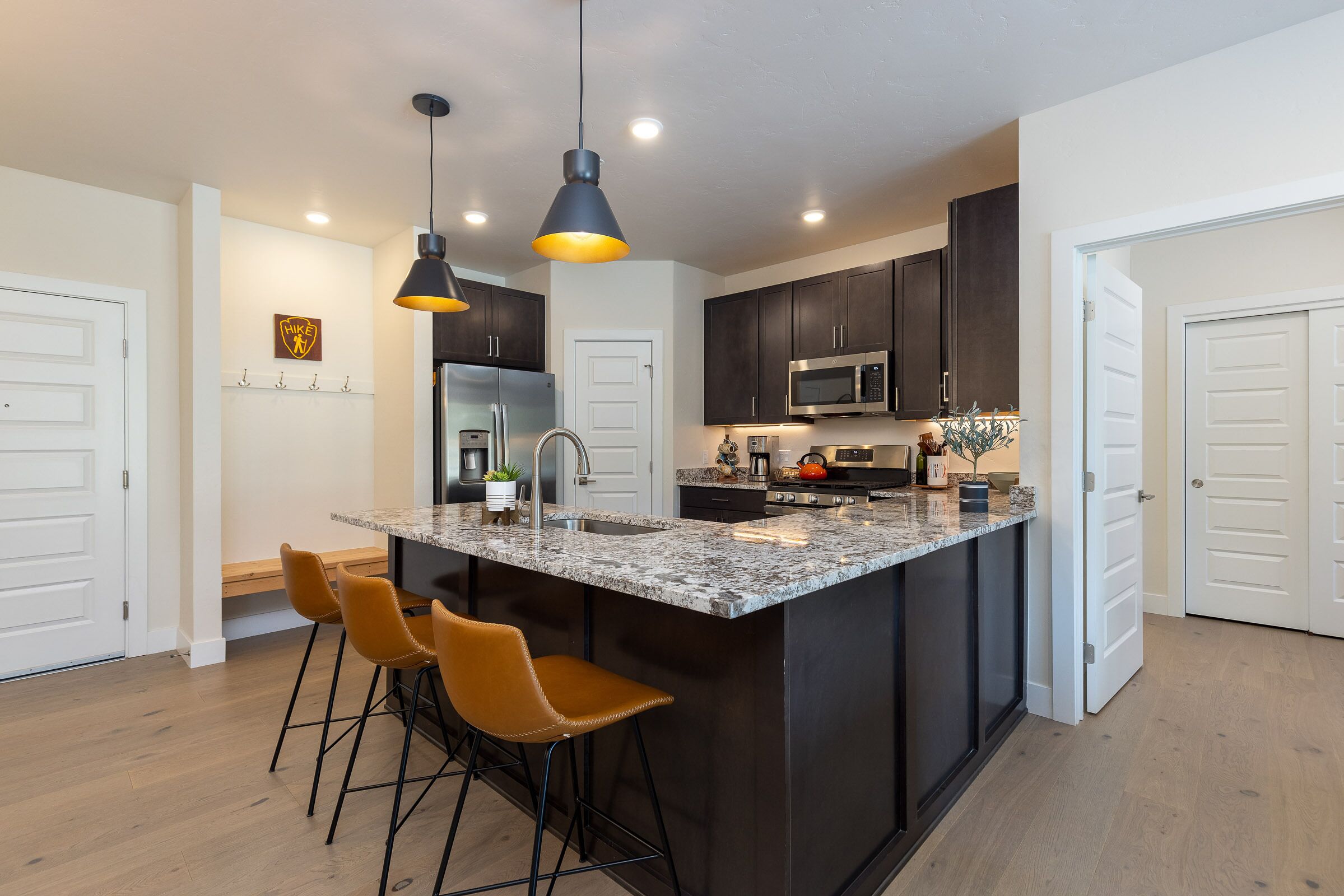 Kitchen bar with seating for 3 
