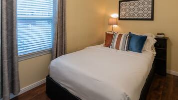 1 bedroom, desk, iron/ironing board, free WiFi