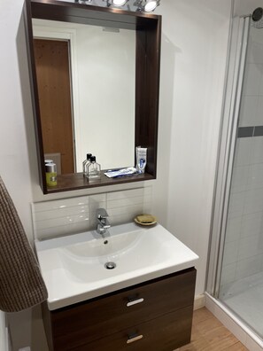 Badewanne, Toilettenpapier