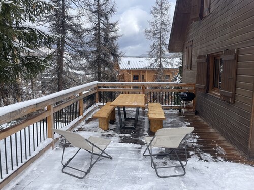 Chalet familial, au calme, plein centre station des Claux à 250 des pistes<br>