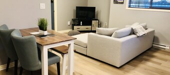 Olympic Views - Cozy Modern 2BR Suite