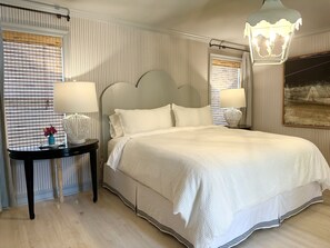 4 bedrooms, in-room safe, desk, iron/ironing board