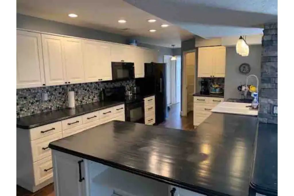 Ocala Oasis-3 Bedrooms and Heated Pool!