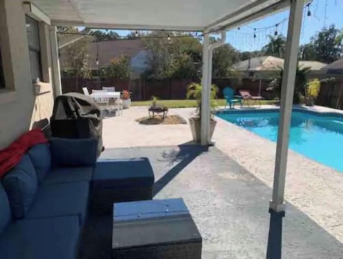 Ocala Oasis-3 Bedrooms and Heated Pool!