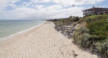 2Bdrm Beachside Town House with Ocean Views