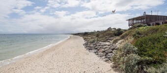 2Bdrm Beachside Town House with Ocean Views