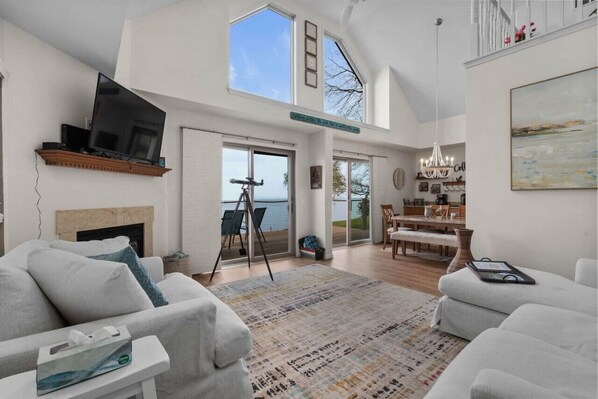 Televisio, takka, videopelejä