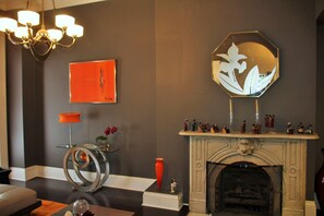 Interior - Perfect for traveling medical professional - 90 Day minimum stay (Baltimore)