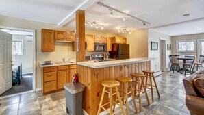 House, Multiple Beds (Top Star Retreat) | Private kitchen - Top Star Retreat (Killington)