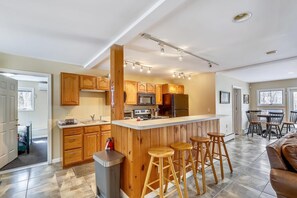 House, Multiple Beds (Top Star Retreat) | Private kitchen - Top Star Retreat (Killington)