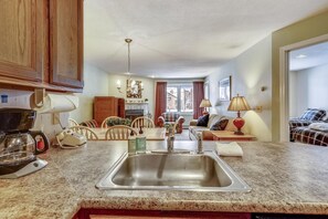 Condo, 1 Queen Bed with Sofa bed (Pico E205) | Interior - Pico E205 (Killington)