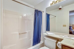 Bathroom - Pico E205 (Killington)