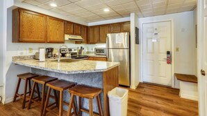 Condo, 1 Queen Bed with Sofa bed (Pico C103) | Private kitchen - Pico C103 (Killington)