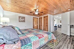 3 bedrooms, iron/ironing board, Internet, bed sheets - Updated Beattyville Ranch-Style Home w/ Yard! (Beattyville)