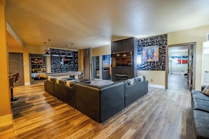 Interior - 2100 SqFt Penthouse Suite W- Strip Views! POOL GYM (Las Vegas)