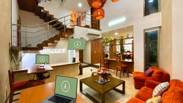 Sala de estar en el lobby