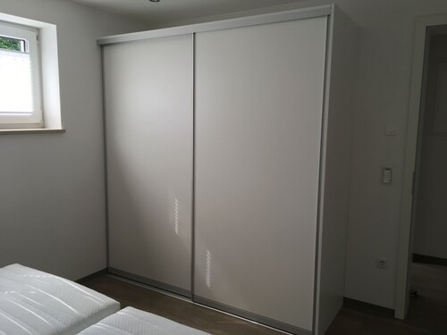 Modern furnished 2-room apartment; well suited for business travelers