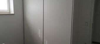 Modern furnished 2-room apartment; well suited for business travelers