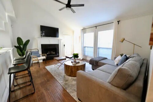 Cozy 2 bed/2 bath home with sleeper sofa