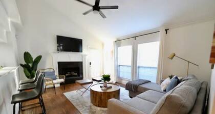 Cozy 2 bed/2 bath home with sleeper sofa