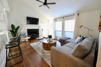 Cozy 2 bed/2 bath home with sleeper sofa