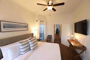 2 Schlafzimmer, Betten mit Memory-Foam-Matratzen, Schreibtisch