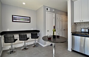 Interior - ✪ King Beds ✔ 2 Bdr Townhouse w/ Private Backyard (Bryan)