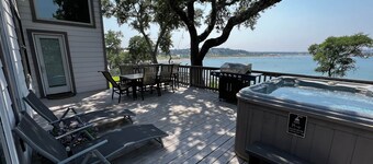 Foxes Den at Canyon Lake Waterfront with Spectacular Sunset Views
