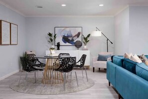 Interior - Elegant Oasis•Near I-40, Rt66, Downtown•Families (Amarillo)