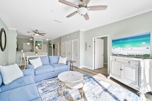 TV - Gorgeous Emerald Waters! 2nd floor. New rental! (Destin)