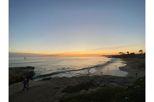 In the heart of the Redwoods/10 min from the beach