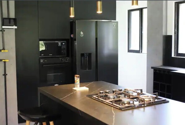 Fridge, microwave, oven, stovetop