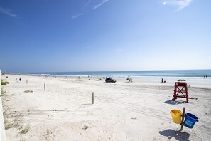 ビーチ、サンラウンジャー、ビーチタオル