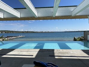 Außenpool, Infinity-Pool