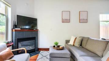 Smart TV, computer monitors