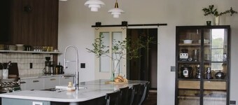 Spacious Luxury Apt. Chippewa Historic District