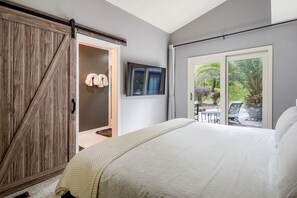 3 عدّة غرف نوم ومكواة/لوح كي وخدمة الإنترنت وملاءات أسرّة