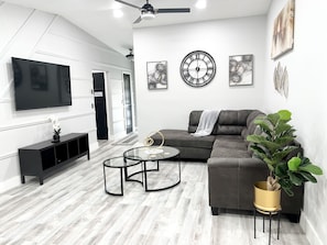 Smart-TV og stereoanlegg