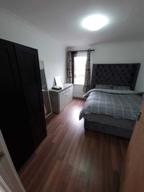 2 bedrooms, iron/ironing board, free WiFi